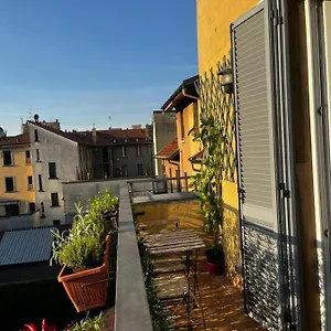 Apartment White Cactus House, Milan